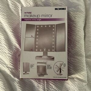 Ideawoeks makeup mirror NEW